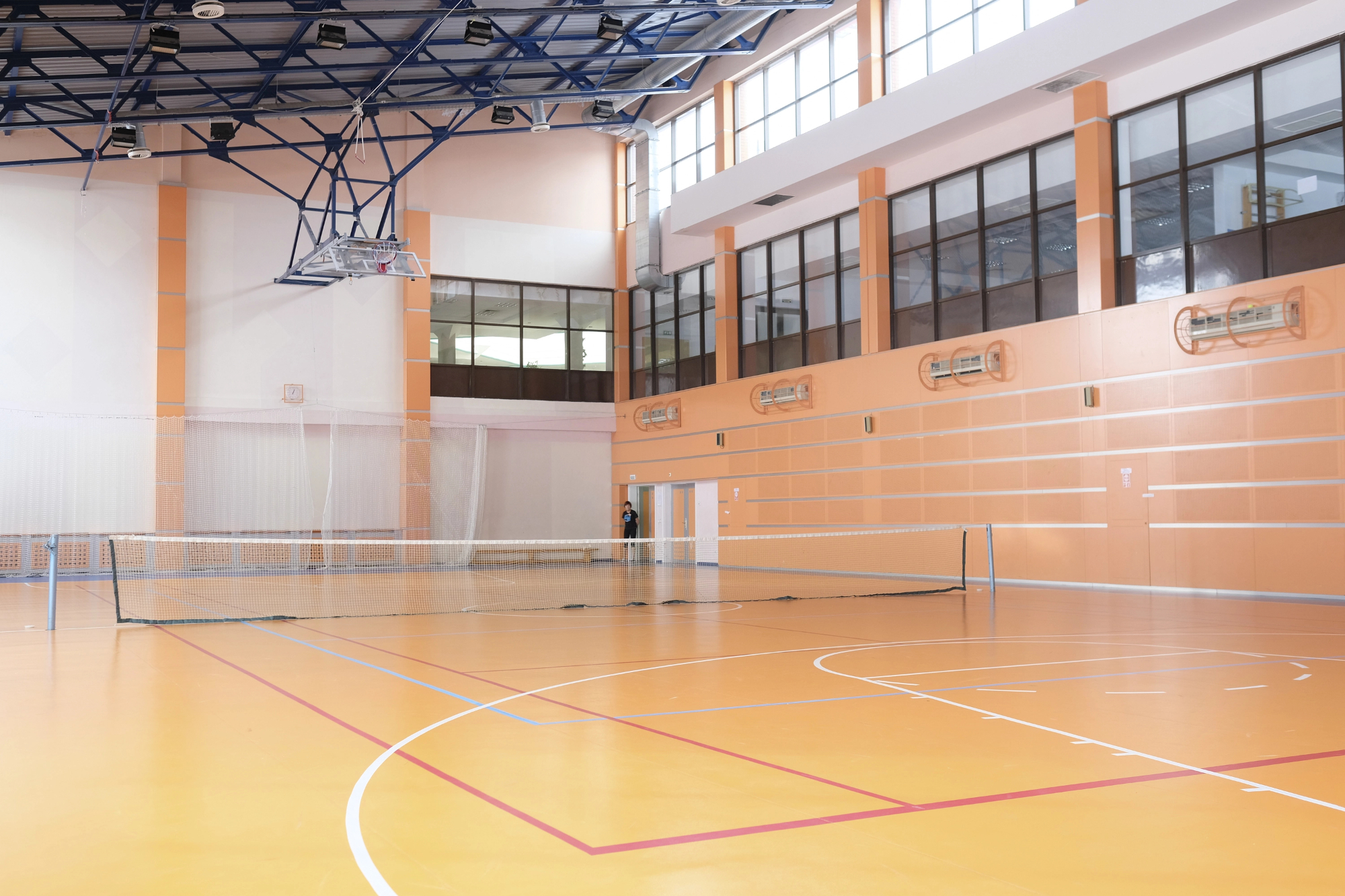 Tenis dvorana je res prijetna za igranje tenisa